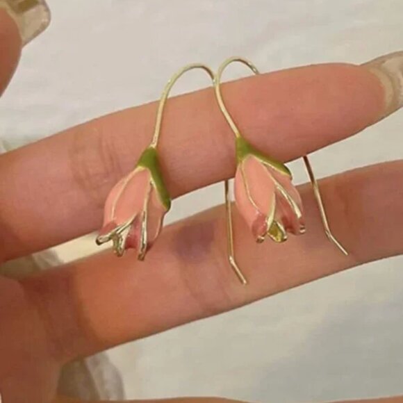⭐️❤️ FREE Tulip Floral Flower Hipster Hippie Art Chic Glam Girly Modern Earrings - Picture 1 of 10